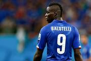 Journal des Transferts : Arsenal met le paquet pour Balotelli, Ochoa plairait aussi à Paris, Costa s'annonce à Chelsea...