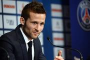 PSG : son choix de rejoindre Paris, la concurrence, les critiques de Thiago Silva et Ibra... Cabaye se livre