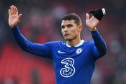 Chelsea : Thiago Silva fait de la résistance