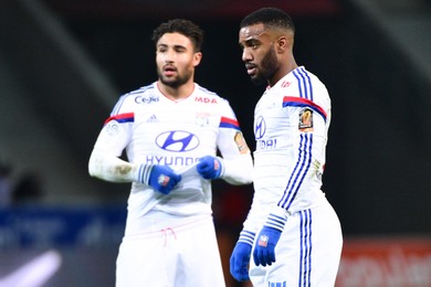 Transfert : le PSG craque pour Lacazette et Fekir... Lyon doit-il s'inquiter ?