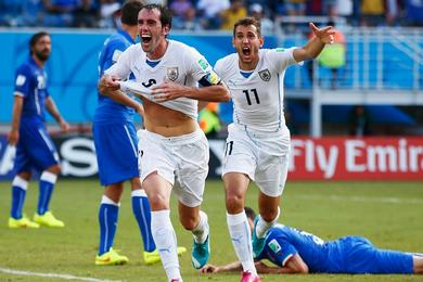 L'Uruguay en 8es, l'Italie au tapis... - Dbrief et NOTES des joueurs (Italie 0-1 Uruguay)