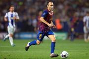 Barça : Iniesta évoque les Bleus, Abidal et le Ballon d'Or