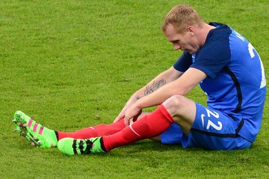 Equipe de France : l'Euro s'loigne pour Mathieu, une surprise en dfense ?