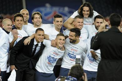 PSG : une dfaite, des sifflets, des sourires... Les Parisiens ftent timidement leur titre de champion de France