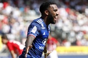 Lyon : Lacazette va prolonger, Aulas anticipe un futur pactole !