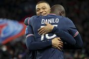 PSG : les joueurs tentent de convaincre Mbappé de rester