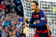 Barça : encensé par Ronaldinho et Dunga, Neymar est-il déjà de la trempe de Messi et Ronaldo ?