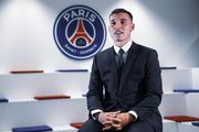 Journal des Transferts : une troisième recrue au PSG, Mbappé a un coup de coeur, le Barça encore sous pression...