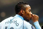 Transferts : Robinho veut rentrer au Brésil, Torres vaut-il 114 M€, Pires sur le carreau…