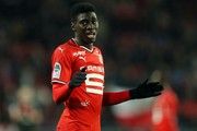 Rennes : pleureuse, tricheur... Ismaïla Sarr provoque la colère de Troyes, Garcia demande une sanction !