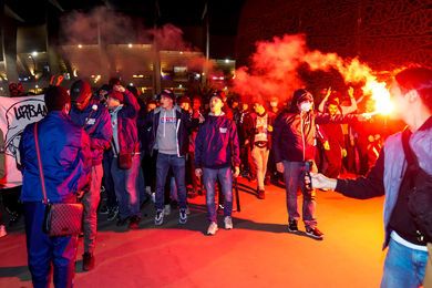 PSG : des joueurs rapidement aux vestiaires, la fte des Ultras devant le Parc... Une ambiance surraliste pour un 10e titre