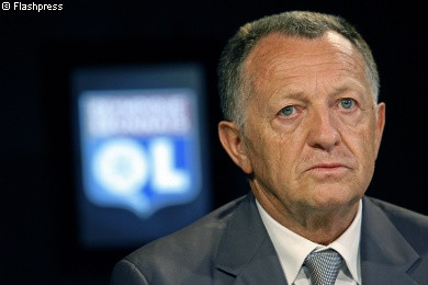 Aulas demande le report de PSG - Lyon