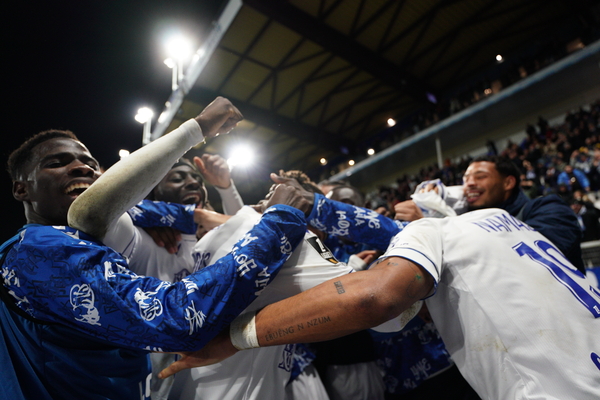 Les 6 infos à savoir sur la journée : le cadeau empoisonné d'Auxerre à Metz, le PFC piétine, Dortmund montre les muscles...