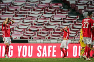 Benfica : car caillass, joueurs blesss, maisons vandalises... La reprise vire au cauchemar !