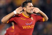 Erding sur le dpart, Hoarau bless, le PSG pourrait acclrer pour Borriello