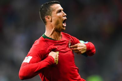 Portugal : messie, Martien, divin... La presse internationale s'enflamme pour Ronaldo !