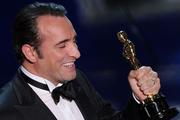 VIDEO : clin d'oeil  Jean Dujardin, grand gagnant des Oscars 2012, du temps o il jouait au football…