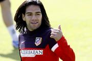Journal des Transferts : Monaco s'offre Falcao et regarde � Newcastle, Lyon attend Mendy, Blanc ok avec Paris
