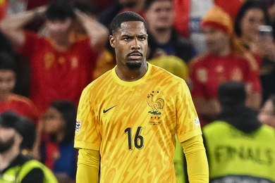 Equipe de France : Maignan, la main qui tremble