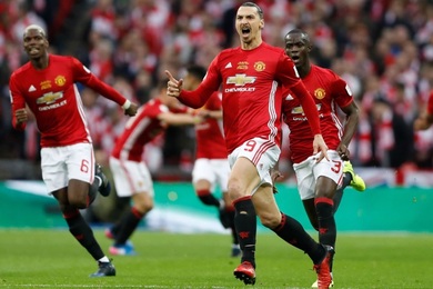 Angleterre : Ibrahimovic offre la League Cup  Manchester United !