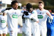 Les 13 infos  savoir sur la journe : Lille a trembl, Pel passe de zro  hros, le bijou de Payet, une 4e L1 dehors...