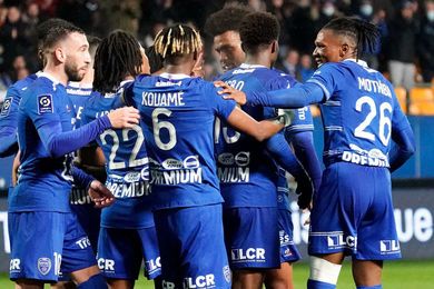 Troyes se donne encore de l'air - Dbrief et NOTES des joueurs (ESTAC 1-0 FCN)