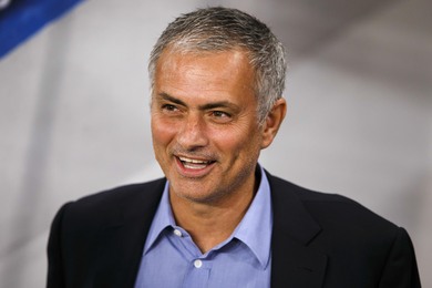 Transfert : Paris n'a pas oubli Mourinho, en difficult  Chelsea