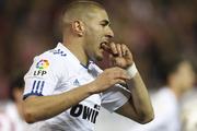 Pourquoi Benzema assigne sa famille ?