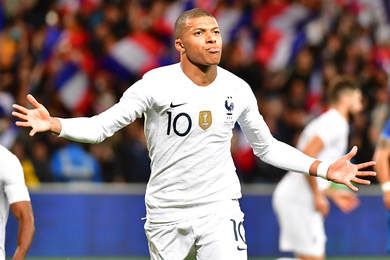 Equipe de France : les Bleus encensent le sauveur Mbapp !