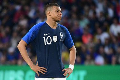 Equipe de France : Mbapp a du dans l'axe, les thories fusent