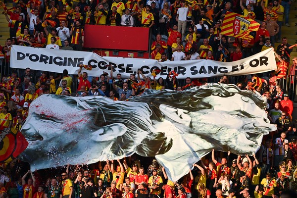 Lens : Leca joue avec le feu