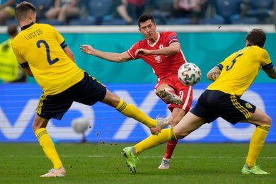 Lewandowski a tout essay... - Dbrief et NOTES des joueurs (Sude 3-2 Pologne)