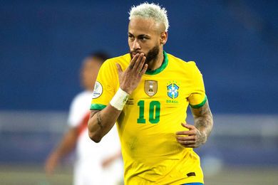 Brsil : un festival puis des larmes, la soire anime de Neymar