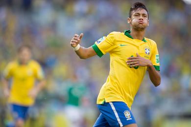 Brsil : Neymar fait le show et rpond aux critiques sur le terrain...