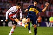 Argentine : joueurs aspergs par un produit chimique et agresss... Le match Boca - River dgnre !