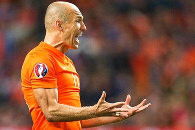 Pays-Bas : Martins Indi et Van der Wiel dzingus, Robben nerv et bless, Blind dj rsign... a va mal chez les Oranje !