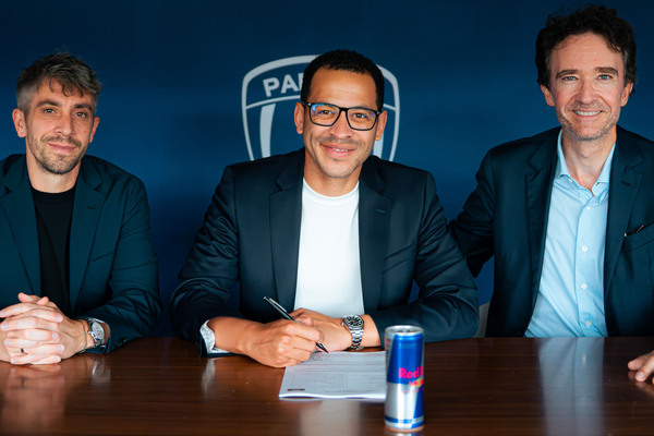 Journal des Transferts : le Paris FC change de coach, première offre du PSG pour Akliouche, Tolisso prolonge à Lyon...