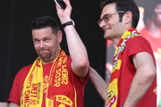 Lens : Sage, oui, mais sans folie