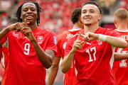 Les 6 infos � savoir sur les matchs de la soir�e : Suisse et Canada qualifi�s, la Bosnie va patienter, la r�v�lation Manzambi...