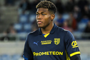 Mercato : le PSG assure ses arri�res avec Suzuki !