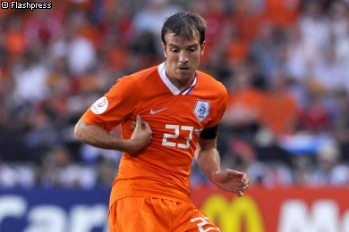 Sneijder pleure, Van der Vaart se prpare