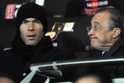 Real : Zizou avec l’�quipe mais toujours en tribunes