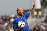 VIDEO : Zidane fait tourner un gardien en bourrique